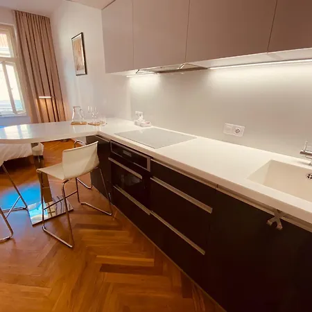 Modern Letna * براغ
